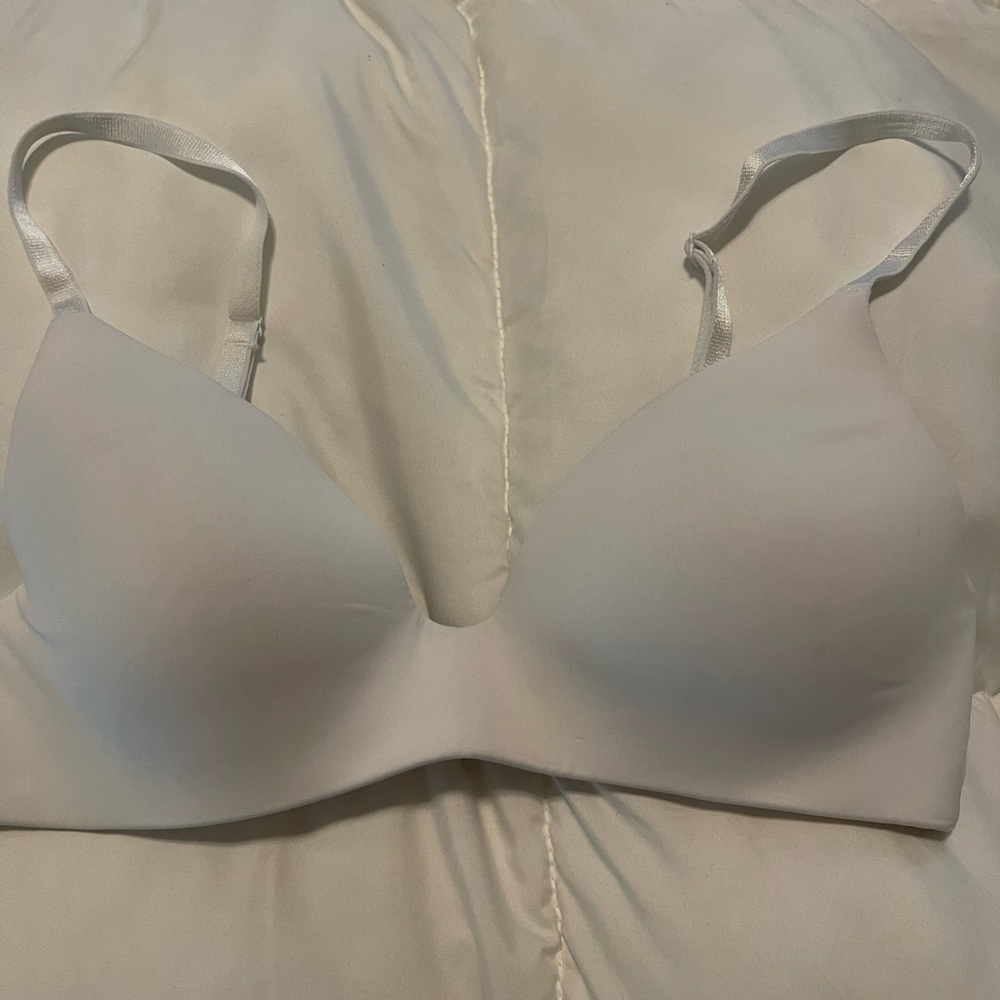 Victoria Secret TShirt Wireless Bra